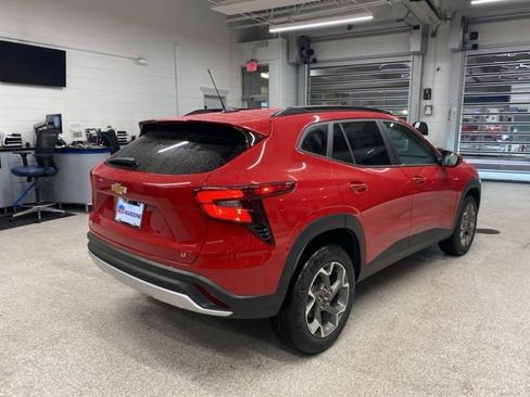 New 2026 Chevrolet Trax LT w/ Driver Confidence Package FWD image 5