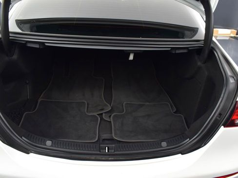 Used 2021 Mercedes-Benz E 350 Sedan image 9