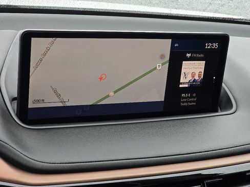 Used 2023 Acura MDX SH-AWD w/ Technology Package image 4