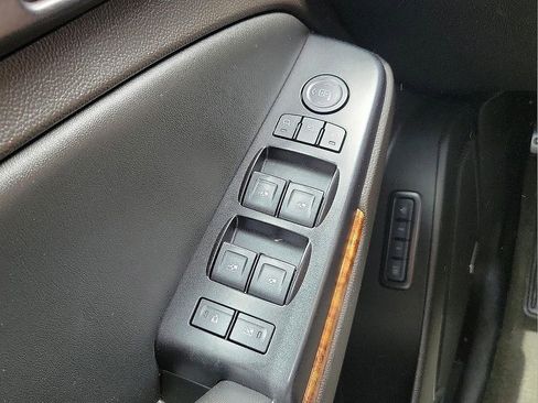 Used 2017 Chevrolet Suburban Premier RWD image 14