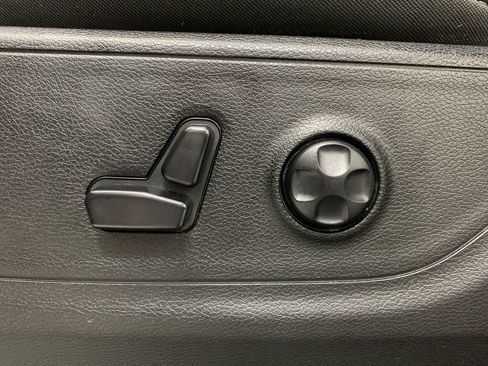 Used 2020 RAM 1500 Big Horn AWD/4WD image 18
