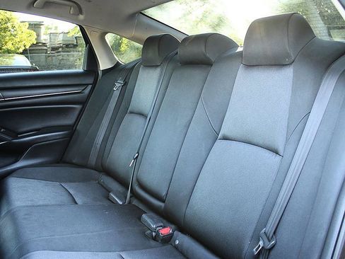 Used 2018 Honda Accord LX image 12