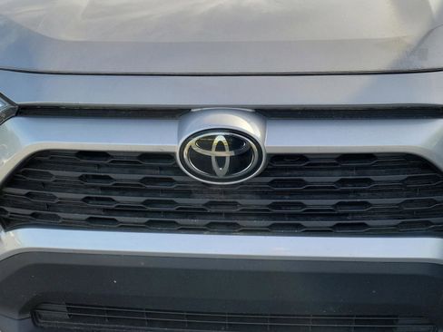 Used 2023 Toyota RAV4 XLE w/ Convenience Package FWD image 11