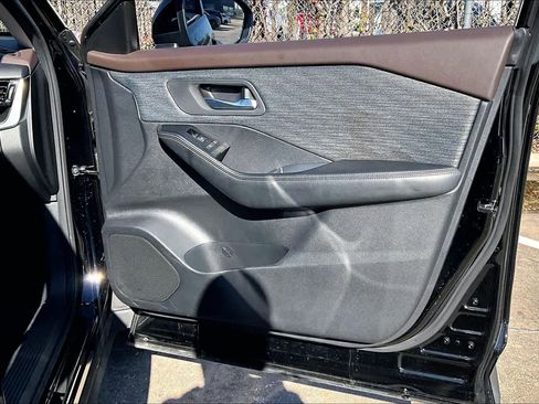 Certified 2022 Nissan Rogue SV image 21