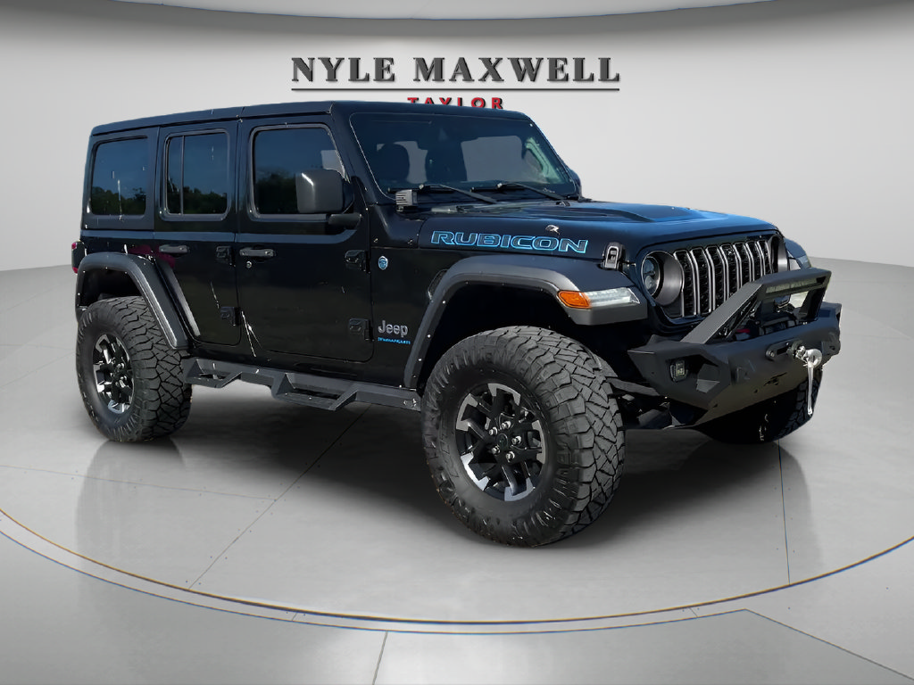 Used 2024 Jeep Wrangler Unlimited Rubicon 4xe w/ Technology Group AWD/4WD image 3