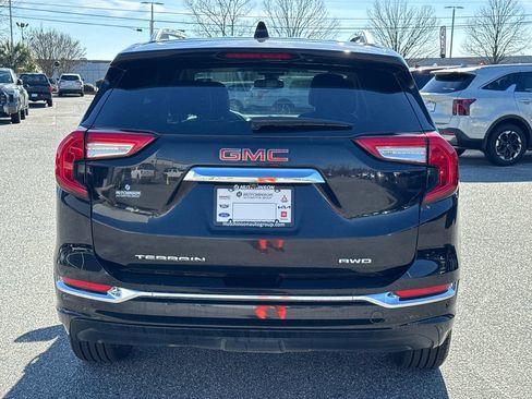 Used 2022 GMC Terrain Denali w/ Denali Premium Package image 4