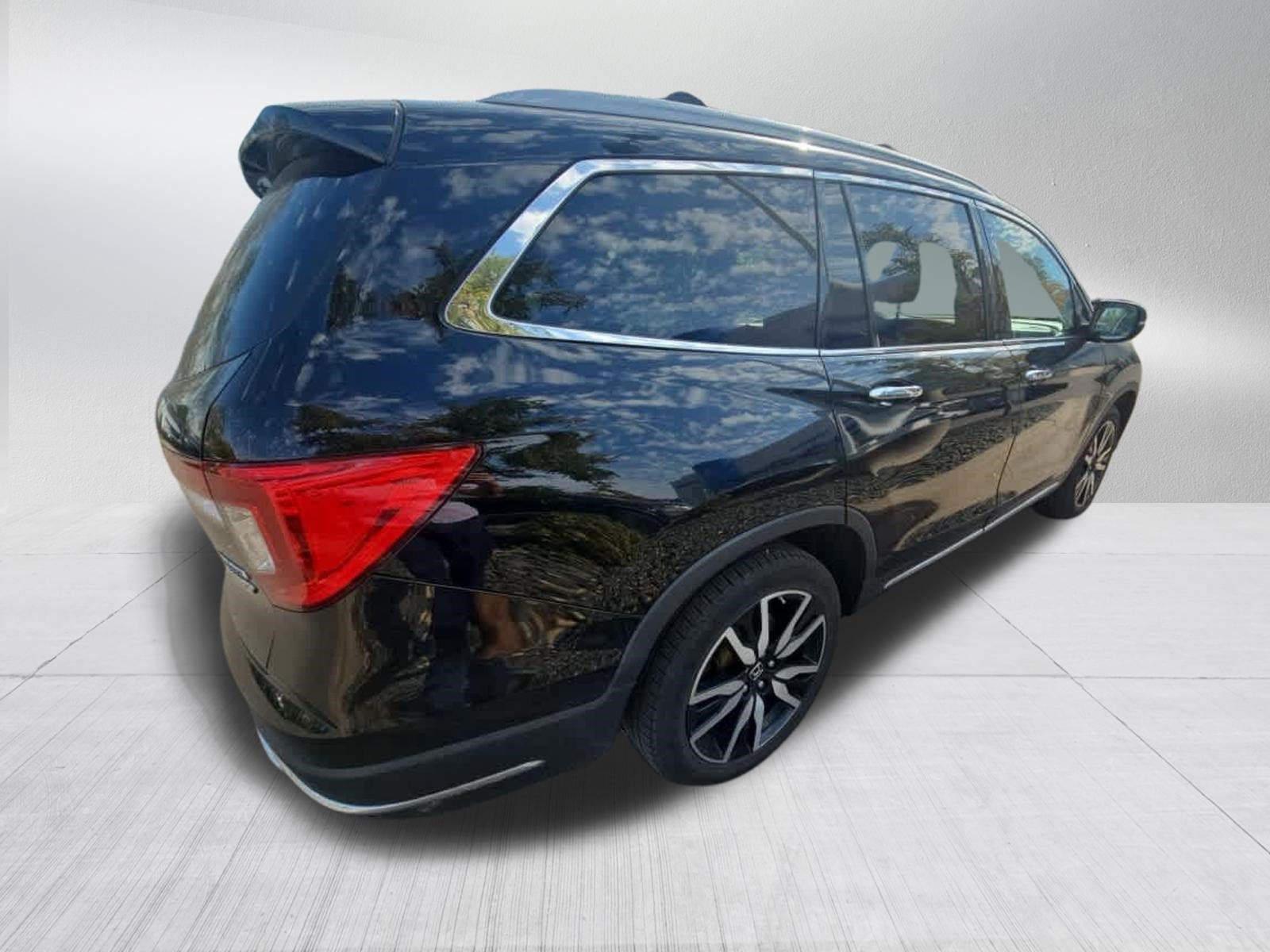Used 2022 Honda Pilot Touring image 4