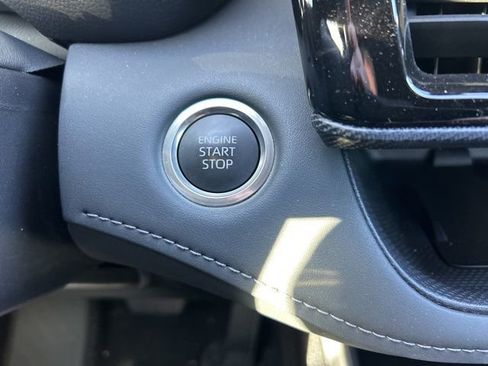 Used 2025 Toyota Highlander XSE image 23