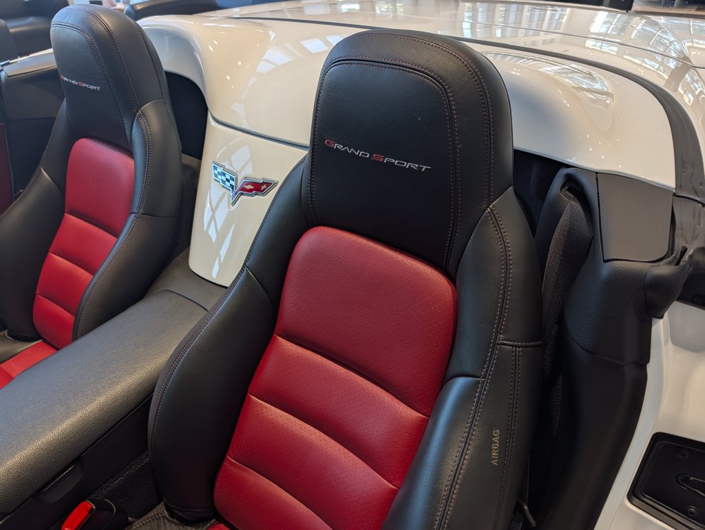 Used 2011 Chevrolet Corvette Grand Sport w/ Preferred Equipment Group RWD image 10