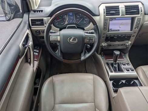 Used 2019 Lexus GX 460 Luxury image 16