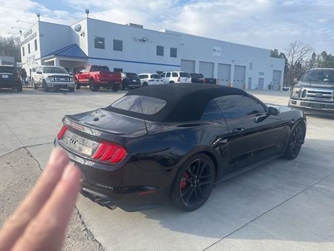 Used 2018 Ford Mustang GT Premium w/ Equipment Group 401A image 5