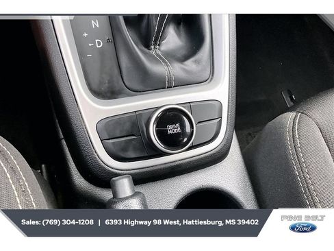 Used 2023 Hyundai Venue SEL FWD image 21