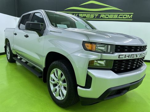 Used 2020 Chevrolet Silverado 1500 Custom w/ Custom Value Package AWD/4WD image 2