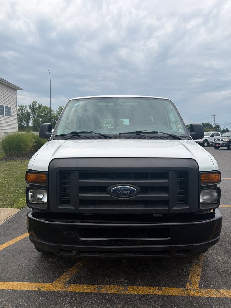 Used 2014 Ford E-350 and Econoline 350 Super Duty RWD image 3