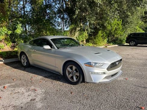 Used 2018 Ford Mustang Coupe RWD image 2