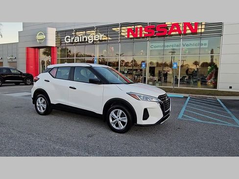 Used 2022 Nissan Kicks S image 38