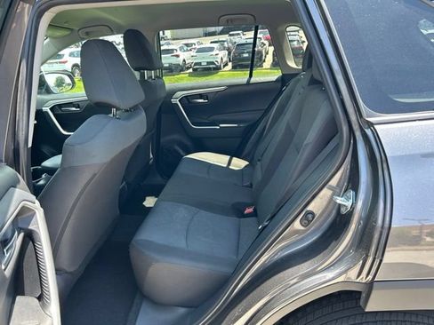 Used 2025 Toyota RAV4 XLE AWD/4WD image 8