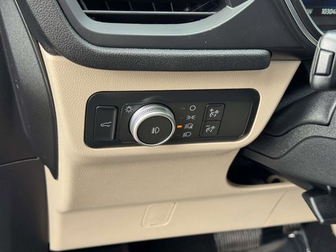 Used 2020 Ford Escape Titanium image 22