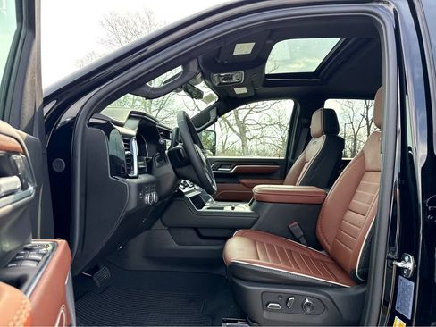 New 2026 GMC Sierra 2500 Denali Ultimate image 8