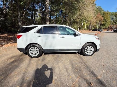 Used 2018 Chevrolet Equinox LT image 17