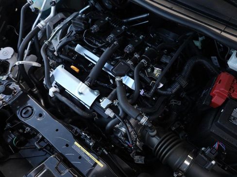 New 2025 Nissan Versa SR w/ Trunk Package image 24