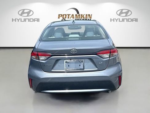 Used 2022 Toyota Corolla LE FWD image 6