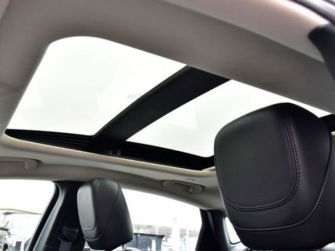 Used 2015 Chrysler 200 C w/ Navigation & Sound Group I image 10