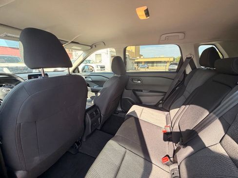 Certified 2025 Nissan Rogue SV FWD image 17
