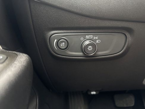 Used 2023 Chevrolet Equinox LS image 29