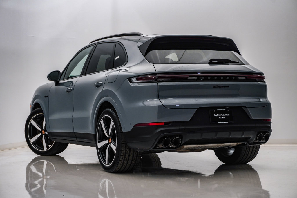 Certified 2026 Porsche Cayenne E-Hybrid AWD/4WD image 3