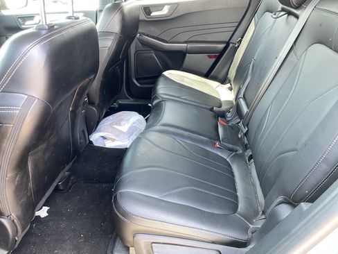 Used 2025 Ford Escape SE w/ PHEV Premium Package FWD image 8