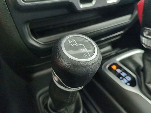 Used 2019 Jeep Wrangler Unlimited Sport S AWD/4WD image 28
