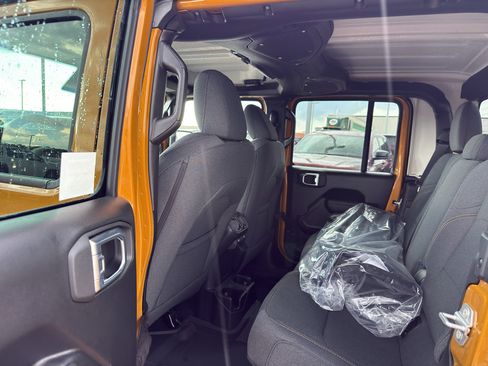 New 2026 Jeep Gladiator Sport AWD/4WD image 30