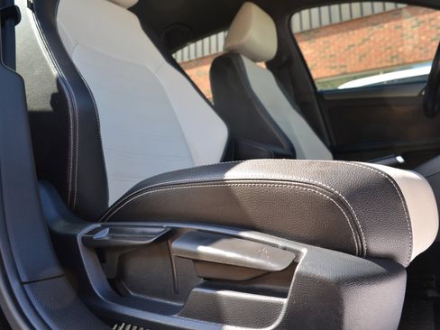 Used 2016 Volkswagen Jetta Sport w/ Lighting Package FWD image 27