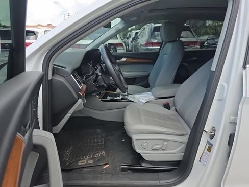 Certified 2023 Audi Q5 2.0T Premium Plus w/ Premium Plus Package AWD/4WD image 4