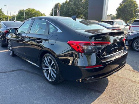 Used 2024 Honda Civic Touring image 4