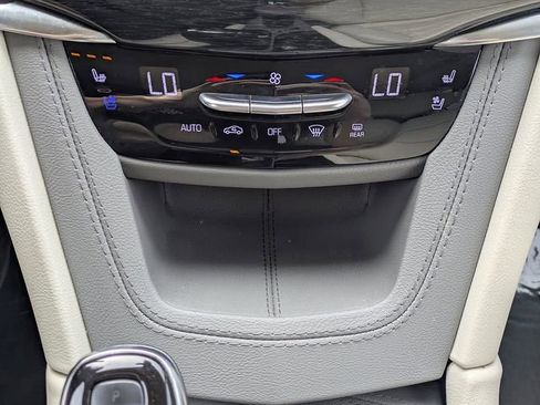 Certified 2023 Cadillac XT6 Premium Luxury w/ Technology Package FWD image 38