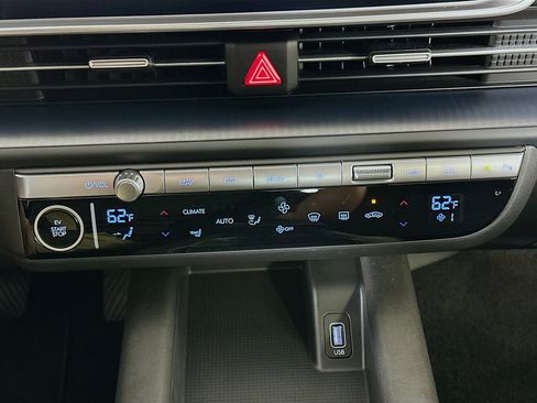 Used 2024 Hyundai Ioniq 6 SE image 24