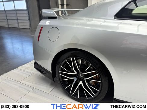 Used 2023 Nissan GT-R Premium w/ Premium Interior Package image 33