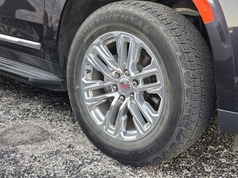 Used 2023 GMC Yukon SLT RWD image 9