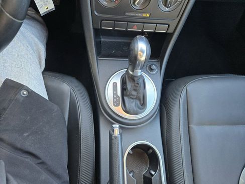 Used 2014 Volkswagen Beetle 1.8T image 22