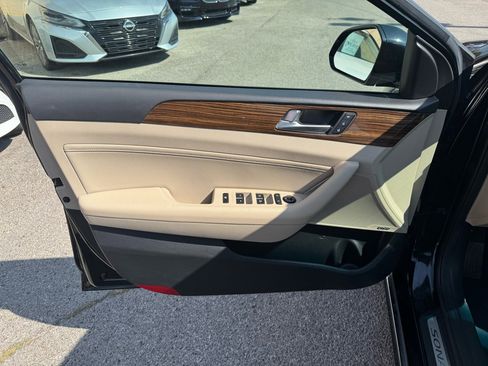 Used 2016 Hyundai Sonata Limited w/ Option Group 02 image 10