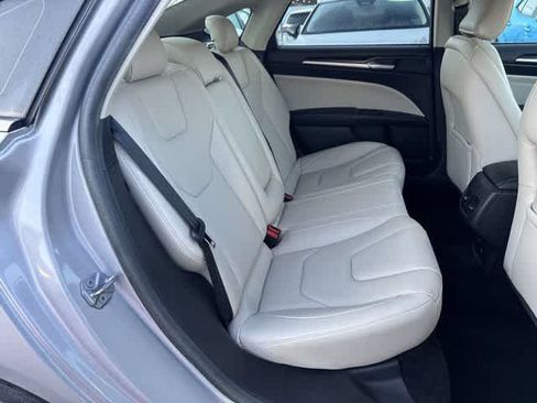 Used 2018 Ford Fusion Titanium FWD image 19