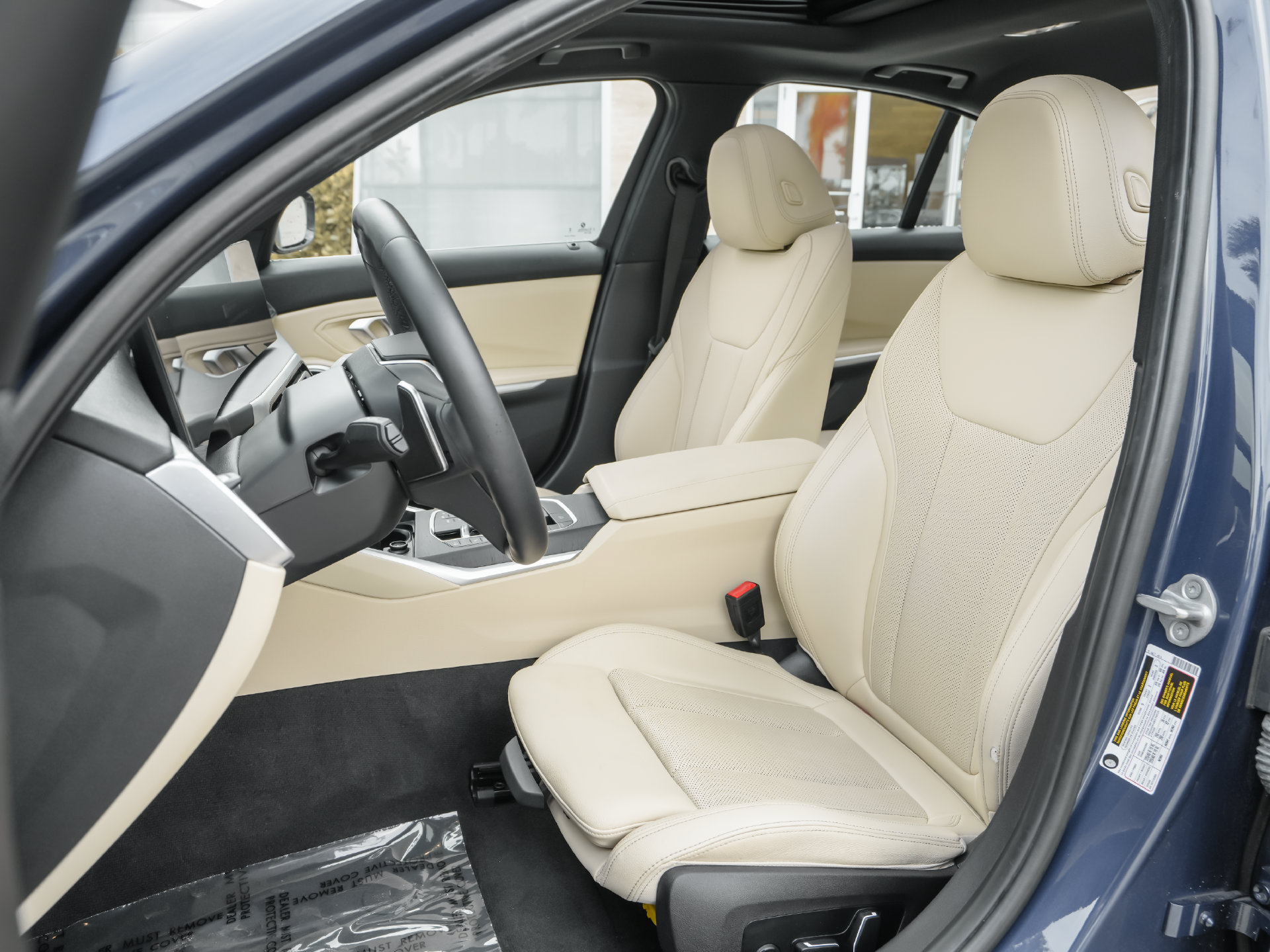 Used 2024 BMW 330i Sedan w/ Convenience Package RWD image 3