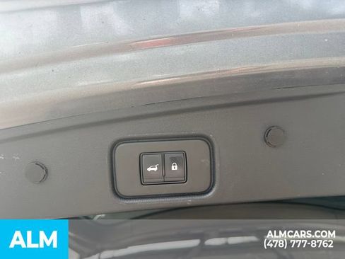 Used 2025 Nissan Pathfinder SV FWD image 22