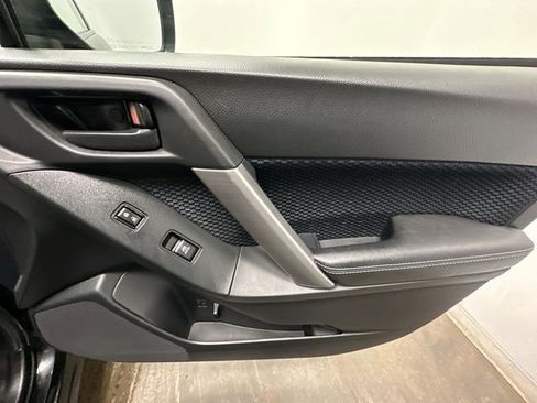 Used 2018 Subaru Forester 2.5i Premium w/ All-Weather Package image 22