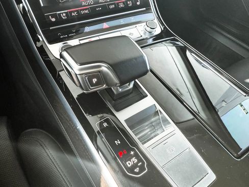 Used 2022 Audi A8 L 3.0T image 20