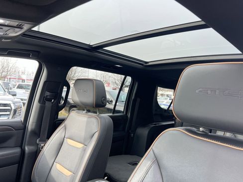 Used 2023 GMC Yukon XL AT4 w/ AT4 Premium Package image 21