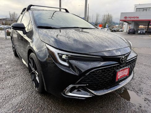 Used 2025 Toyota Corolla XSE image 2