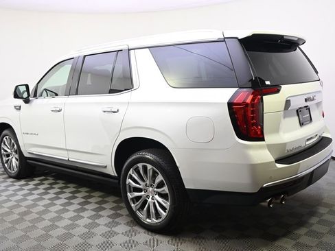 Used 2023 GMC Yukon Denali AWD/4WD image 3